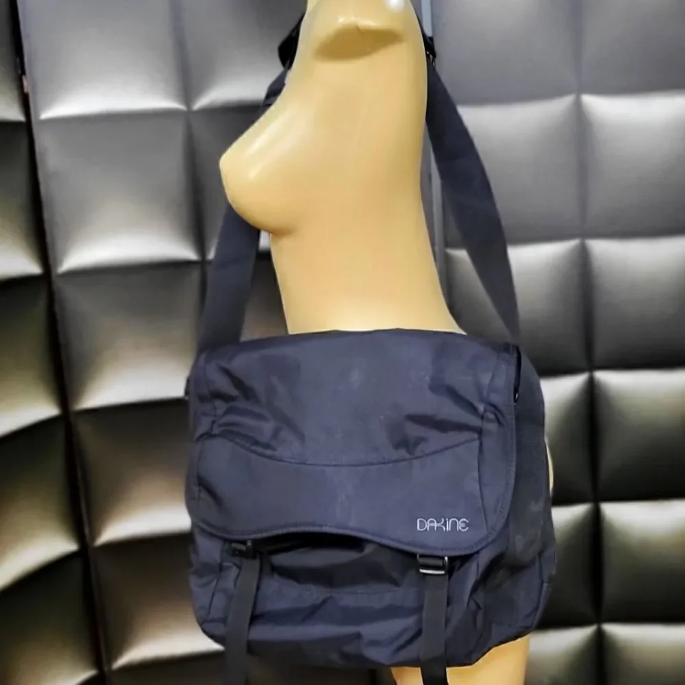 Dakine messenger.bag